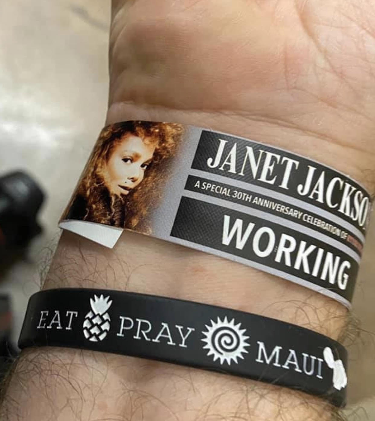 Maui VIP Bracelet > Black